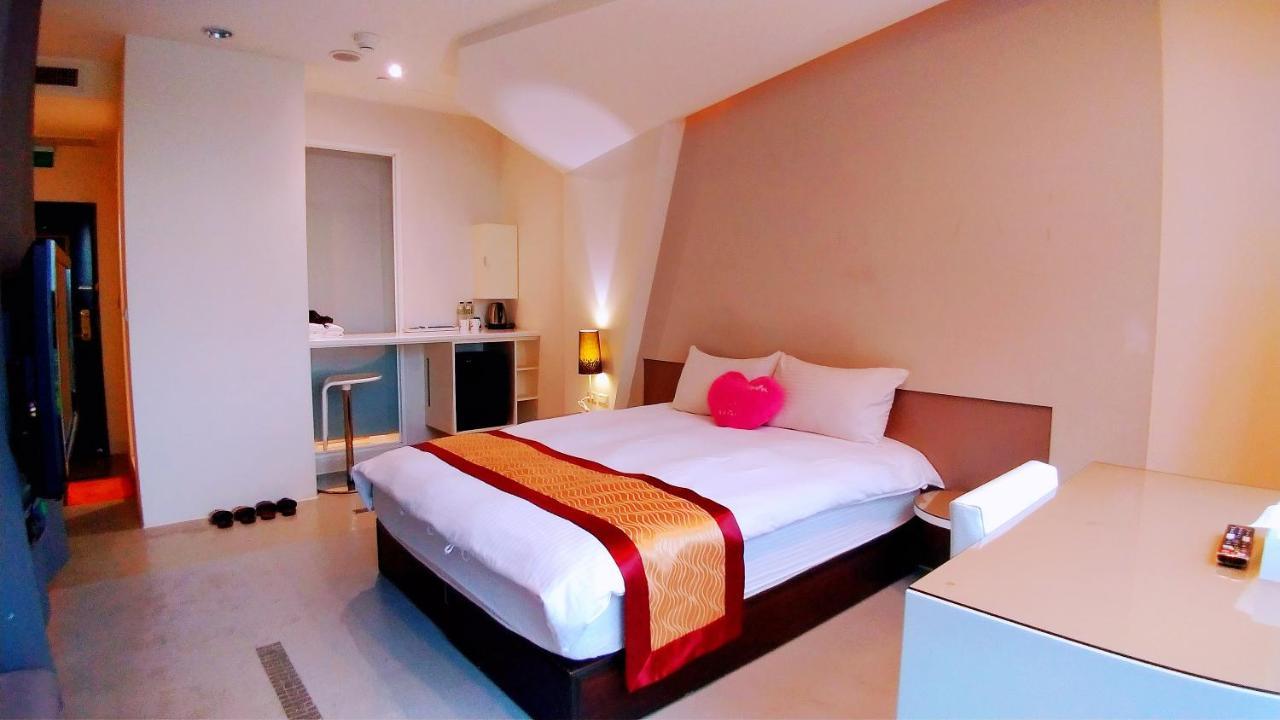 85 Leisurely Hotel Kaohsiung Exterior foto